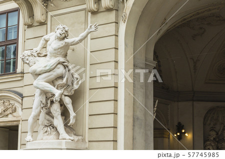 オーストリア　ウィーン　街並み 57745985