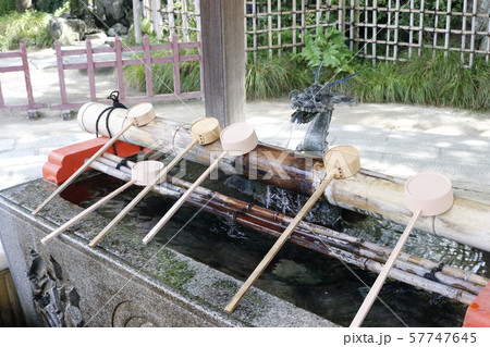 埼玉県越谷市 久伊豆神社 柄杓 57747645