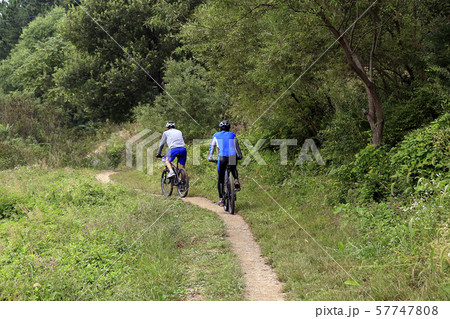 河川 トレイル 週末 57747808