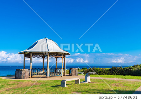 夏の角島灯台公園の眺め【山口県】 57748601