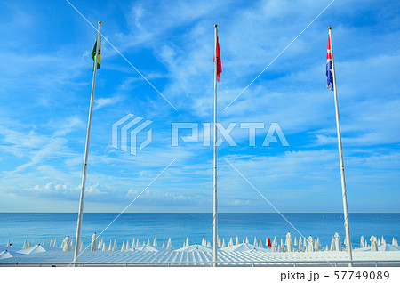 ニースのビーチ、南仏のリゾート、南仏と海、ビーチレストラン、プログナードサンデクレフランス 57749089