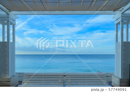 ニースのビーチ、南仏のリゾート、南仏と海、ビーチレストラン、プログナードサンデクレフランス ニースのビーチ、南仏のリゾート、南仏と海、ビーチレストラン、プログナードサンデクレフランス 57749091