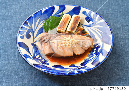 天然ぶり ブリ 鰤 の照り焼き 醤油味 魚料理 の写真素材