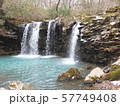 冬の滝 57749408
