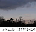 黒雲迫る 57749416