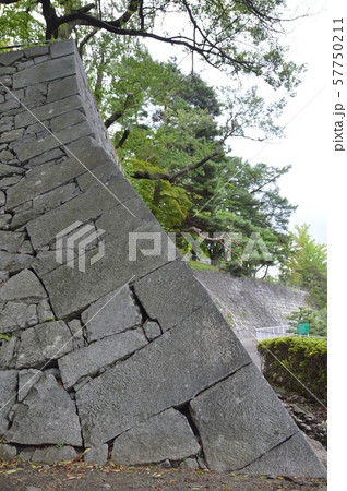 盛岡城の石垣（盛岡城跡公園(岩手公園)／岩手県盛岡市内丸1-37） 57750211