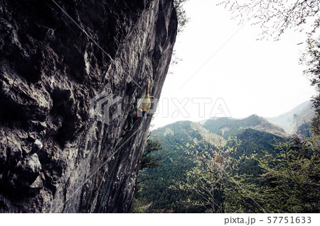 ロッククライミング 57751633