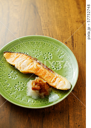 食物 大根おろしを添えて 食物 大根おろしを添えて 57752748