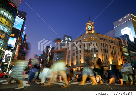 日本の東京都市景観 東京 銀座 夜景 左奥に有楽町マリオンの写真素材