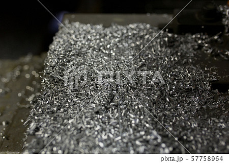 マシニングセンターの切り粉 57758964