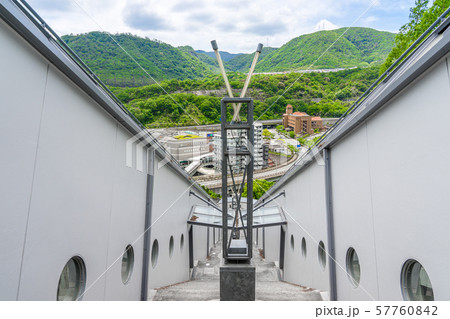 西宮名塩ニュータウンのナシオン斜行エレベータ(兵庫県西宮市)※作品コメント欄に撮影位置 西宮名塩ニュータウンのナシオン斜行エレベータ(兵庫県西宮市)※作品コメント欄に撮影位置 57760842