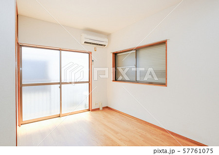 転入前・転出後の何もない部屋 57761075