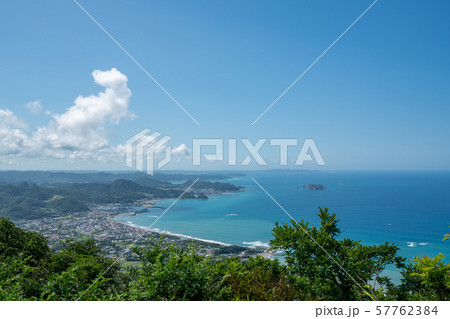 日本寺山頂から見る保田と館山方面の景色 日本寺山頂から見る保田と館山方面の景色 57762384
