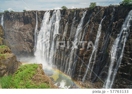 ザンビア側のビクトリアフォールズ 57763133