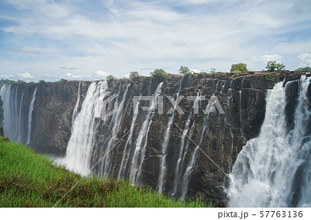 ザンビア側のビクトリアフォールズ 57763136