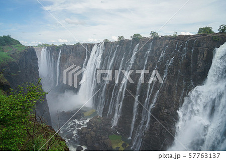 ザンビア側のビクトリアフォールズ ザンビア側のビクトリアフォールズ 57763137