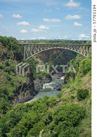 ビクトリアフォールズ橋 57763194