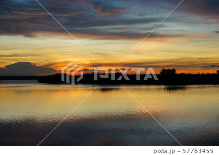 チョべ川の夕日 チョべ川の夕日 57763455