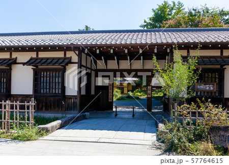 根津記念館　長屋門　入場口 57764615