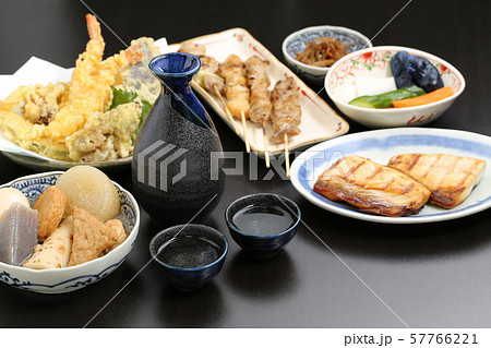 日本酒と和食_居酒屋料理 57766221