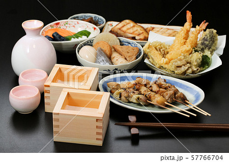 日本酒と和食_居酒屋料理 57766704