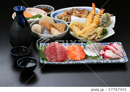 日本酒と和食_居酒屋料理 57767455