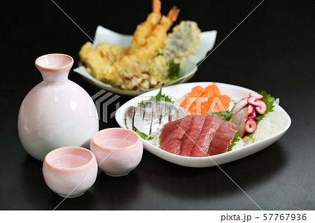 日本酒と和食_居酒屋料理 57767936