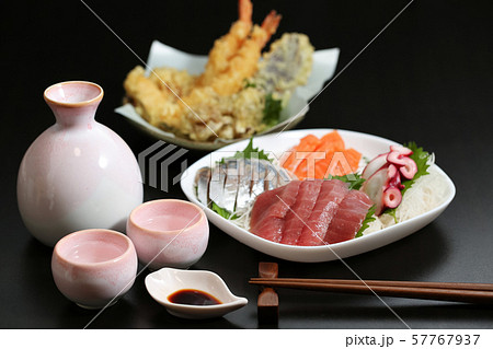 日本酒と和食_居酒屋料理 57767937
