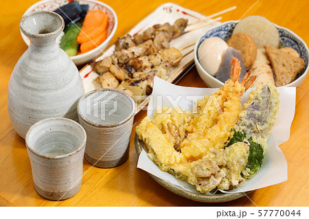 日本酒と和食_居酒屋料理 57770044