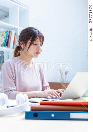 在宅ワーク フリーランスイメージ 在宅ワーク フリーランスイメージ 57771376