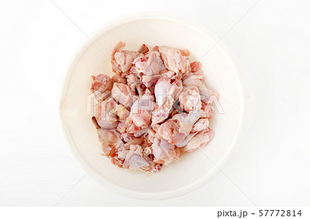 鶏手羽元の下拵え 57772814