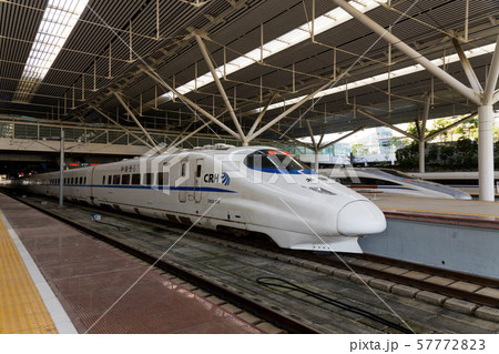 深圳北駅　ホーム　和諧号 57772823