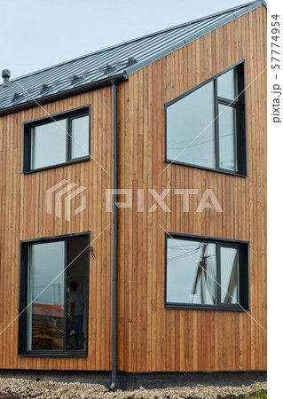 Large two-story house for selling 57774954