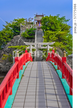 坊勢島奈座港、弁天島の海神社(兵庫県姫路市家島町坊勢)※作品コメント欄に撮影位置 坊勢島奈座港、弁天島の海神社(兵庫県姫路市家島町坊勢)※作品コメント欄に撮影位置 57775066