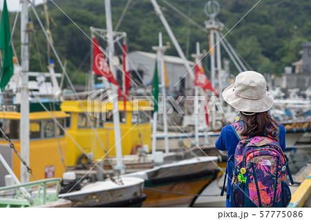坊勢島を旅するバックパッカー（兵庫県姫路市家島町坊勢）※作品コメント欄に撮影位置 57775086