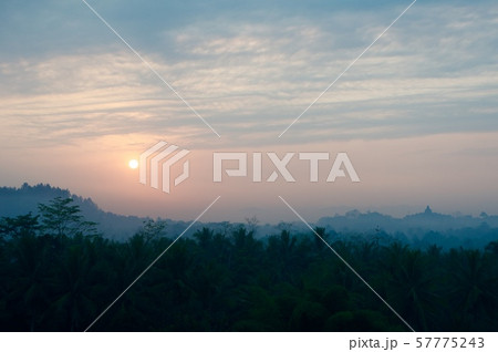 遺跡 歴史 アンコール ボロブドゥール 石碑 石像 アジア 遺跡 歴史 アンコール ボロブドゥール 石碑 石像 アジア 57775243