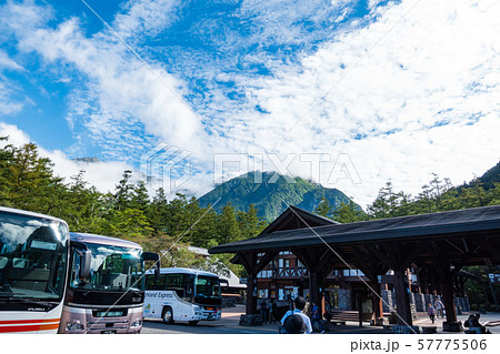 長野県上高地のバス駐車場 長野県上高地のバス駐車場 57775506