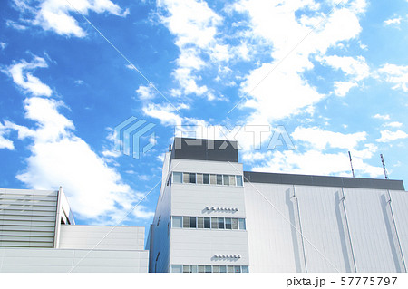 オフィスビル・社屋のある風景 57775797