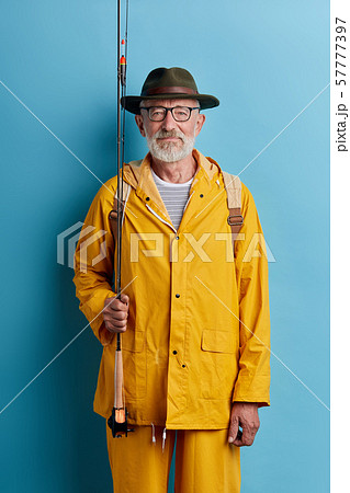 old handsome man is good at fishing 57777397
