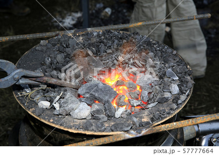鍛冶屋 鎌 クワ 57777664