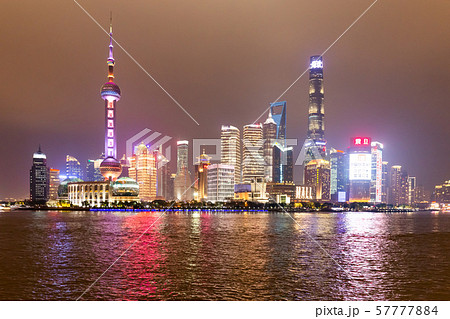 外灘からみた浦東新区夜景 57777884