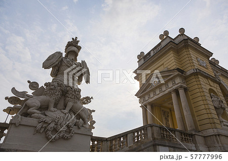 オーストリア　ウィーン　シェーンブルン宮殿　グロリエッテ 57777996