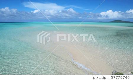 宮古島　大神島を見渡す池間島の海 57779746