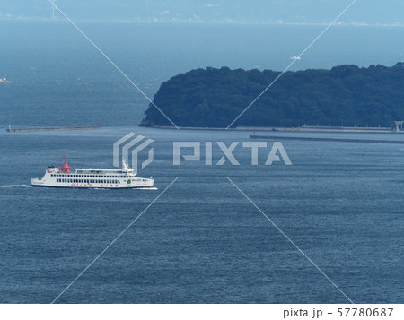 播磨灘を行く小豆島フェリー 57780687