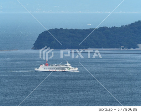 播磨灘を行く小豆島フェリー 57780688