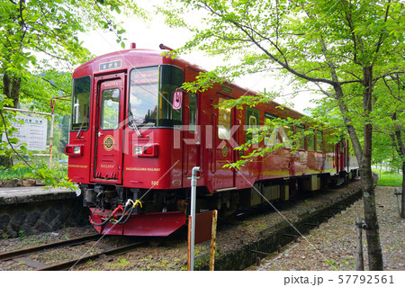 長良川鉄道 川風号 北濃駅にて 長良川鉄道 川風号 北濃駅にて 57792561