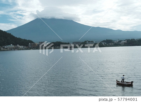 河口湖と富士山 河口湖と富士山 57794001