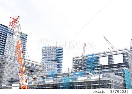マンション・ビルの建設現場 57796085