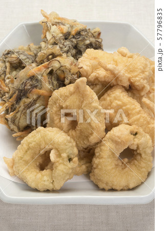 沖縄天ぷら　もずくの天ぷら　ゴーヤの天ぷら　カジキマグロの天ぷら 57796835