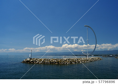 レマン湖、スイス・ローザンヌ 57796896